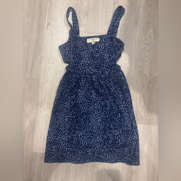 Elegant Navy and White Polka Dot Dress - Picture 1 of 4